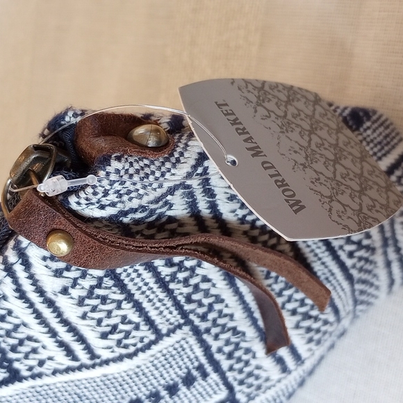 FREE W BUNDLE World Market Clutch Made in India Navy  NWT - Picture 5 of 6